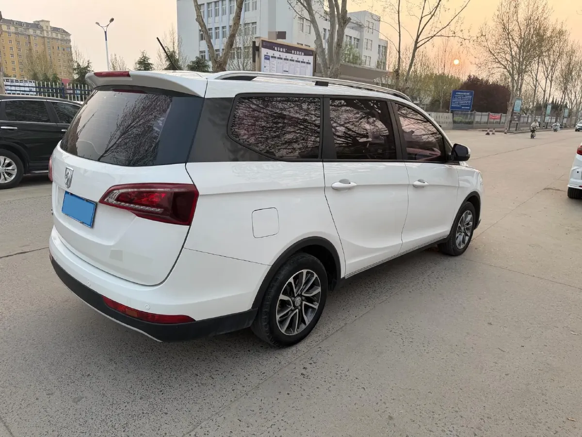2019 BaoJun 730 1.5L 105HP L4 6MT,autocango,china used car exporter,china ev exporter,chinese used car exporter,chinese used ev exporter