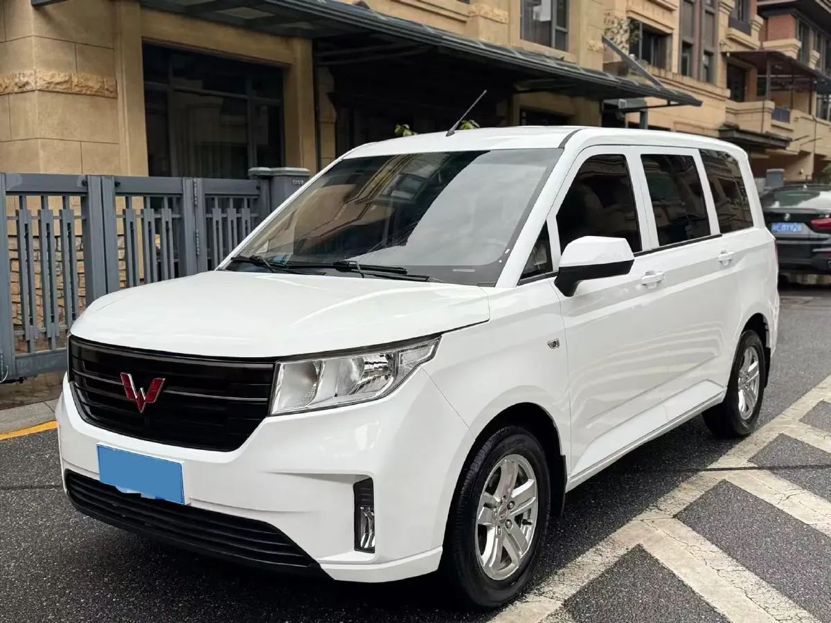 2021 WuLing HongGuang Plus 1.5L 99HP L4 6MT,autocango,china used car exporter,china ev exporter,chinese used car exporter,chinese used ev exporter