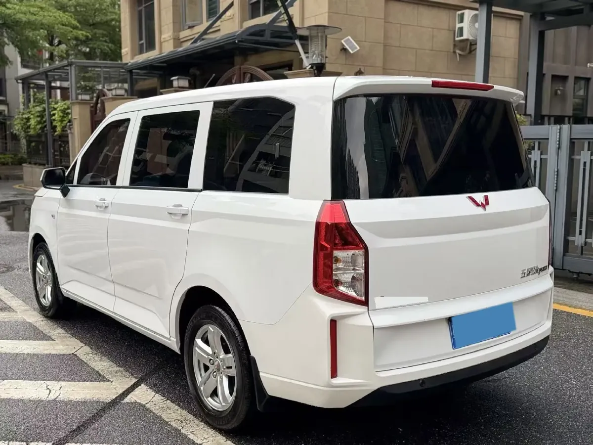 2021 WuLing HongGuang Plus 1.5L 99HP L4 6MT,autocango,china used car exporter,china ev exporter,chinese used car exporter,chinese used ev exporter