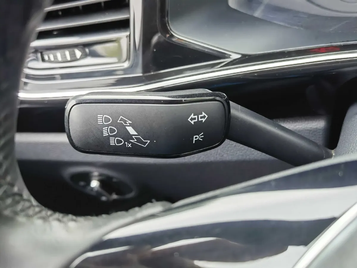 2019 MINI CLUBMAN 1.5T 102HP L3 6AT,autocango,china used car exporter,china ev exporter,chinese used car exporter,chinese used ev exporter