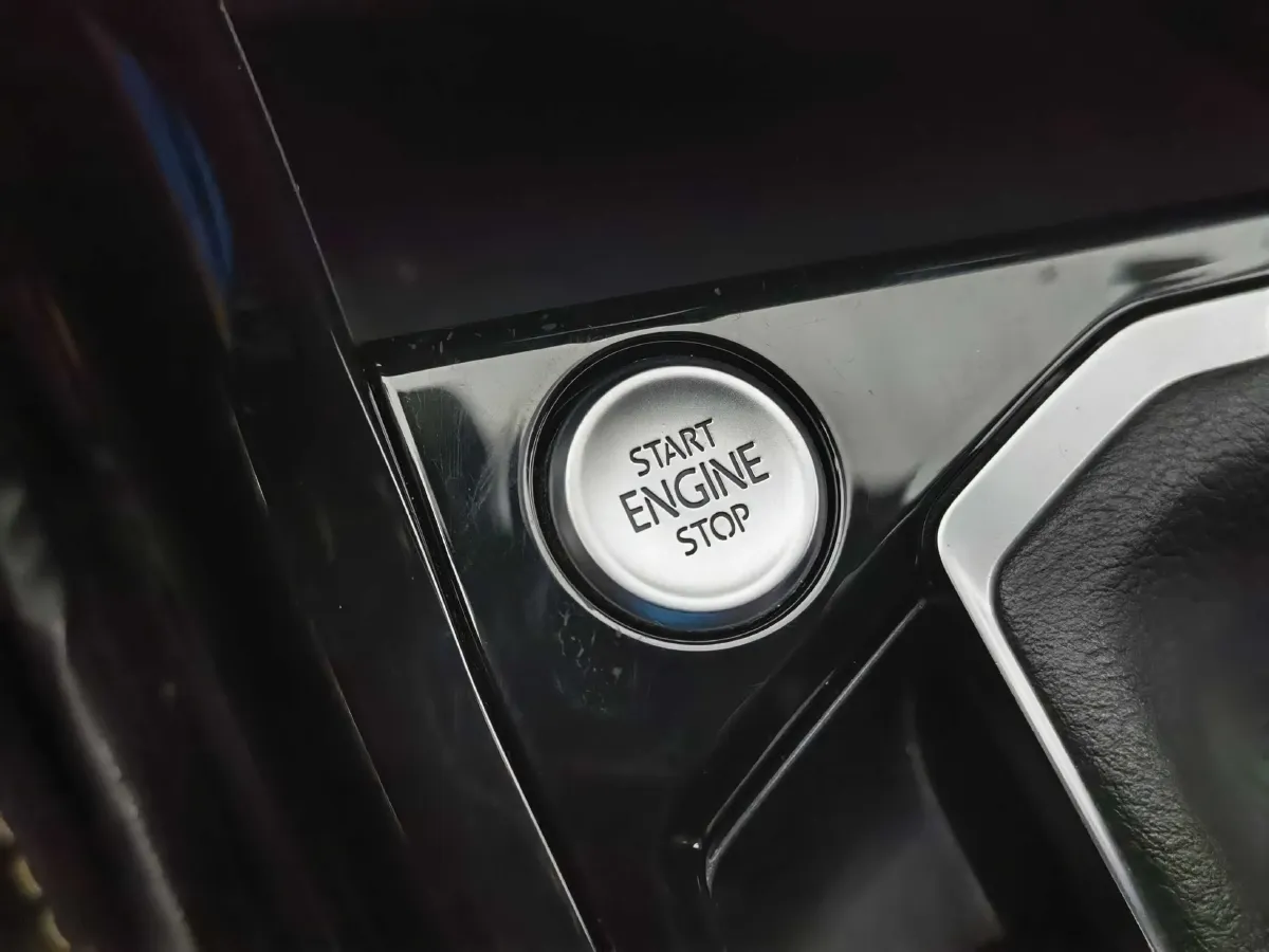 2019 MINI CLUBMAN 1.5T 102HP L3 6AT,autocango,china used car exporter,china ev exporter,chinese used car exporter,chinese used ev exporter