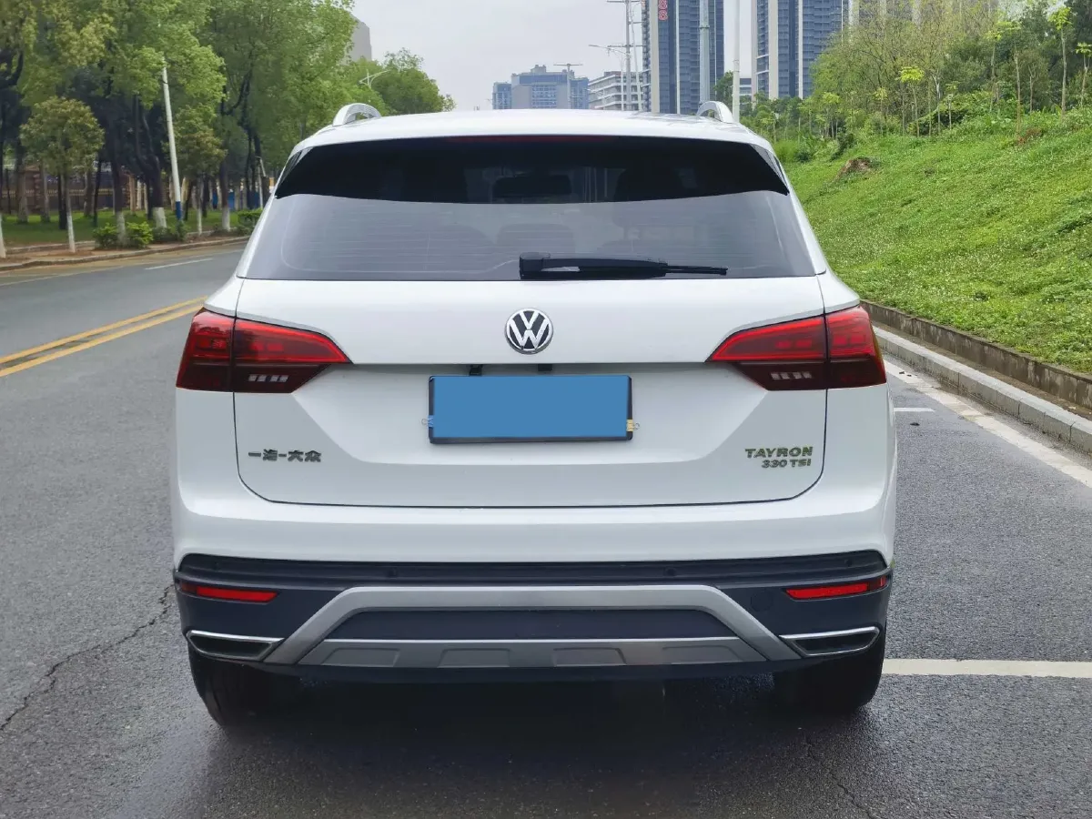 2019 MINI CLUBMAN 1.5T 102HP L3 6AT,autocango,china used car exporter,china ev exporter,chinese used car exporter,chinese used ev exporter