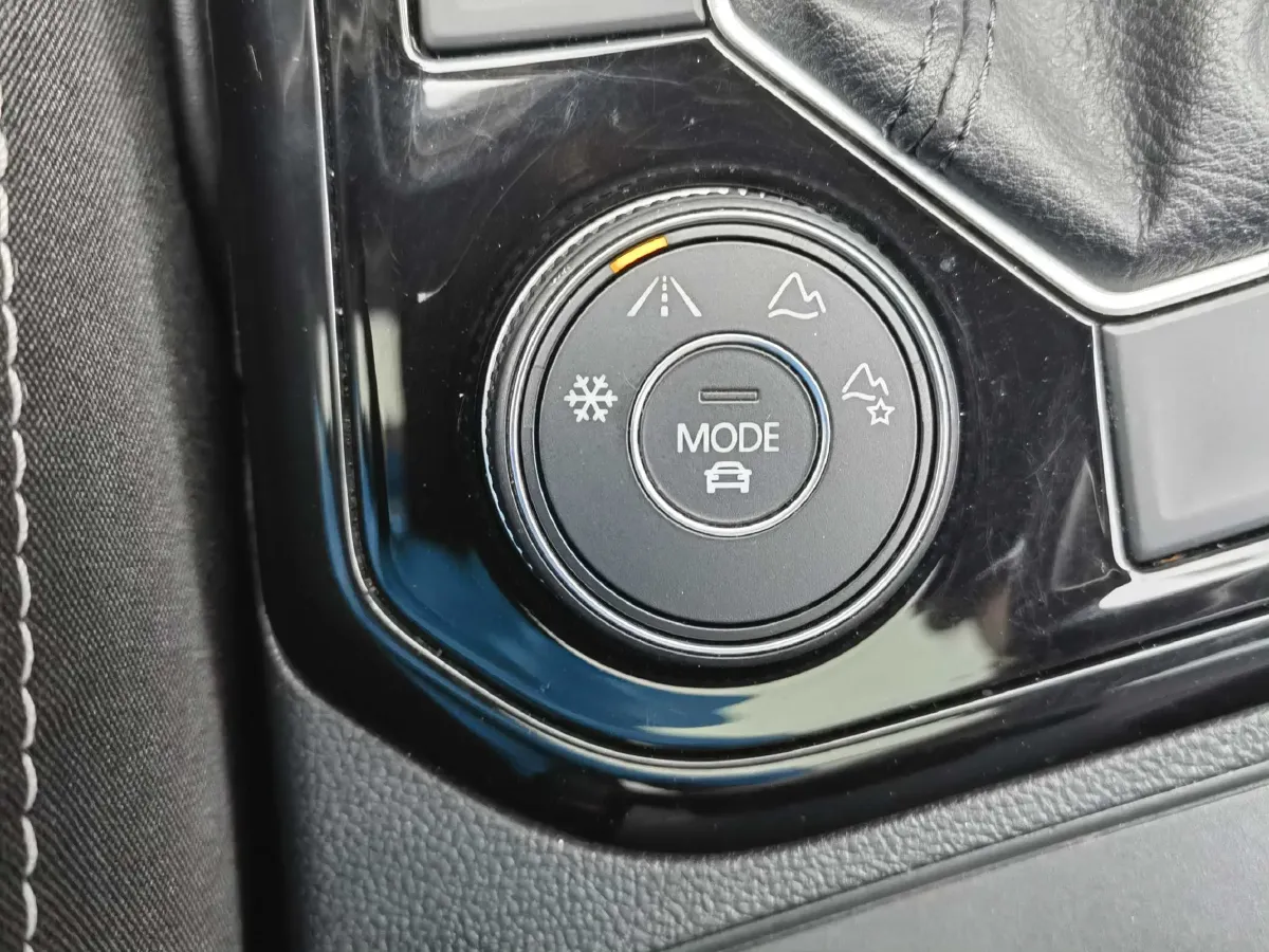 2019 MINI CLUBMAN 1.5T 102HP L3 6AT,autocango,china used car exporter,china ev exporter,chinese used car exporter,chinese used ev exporter