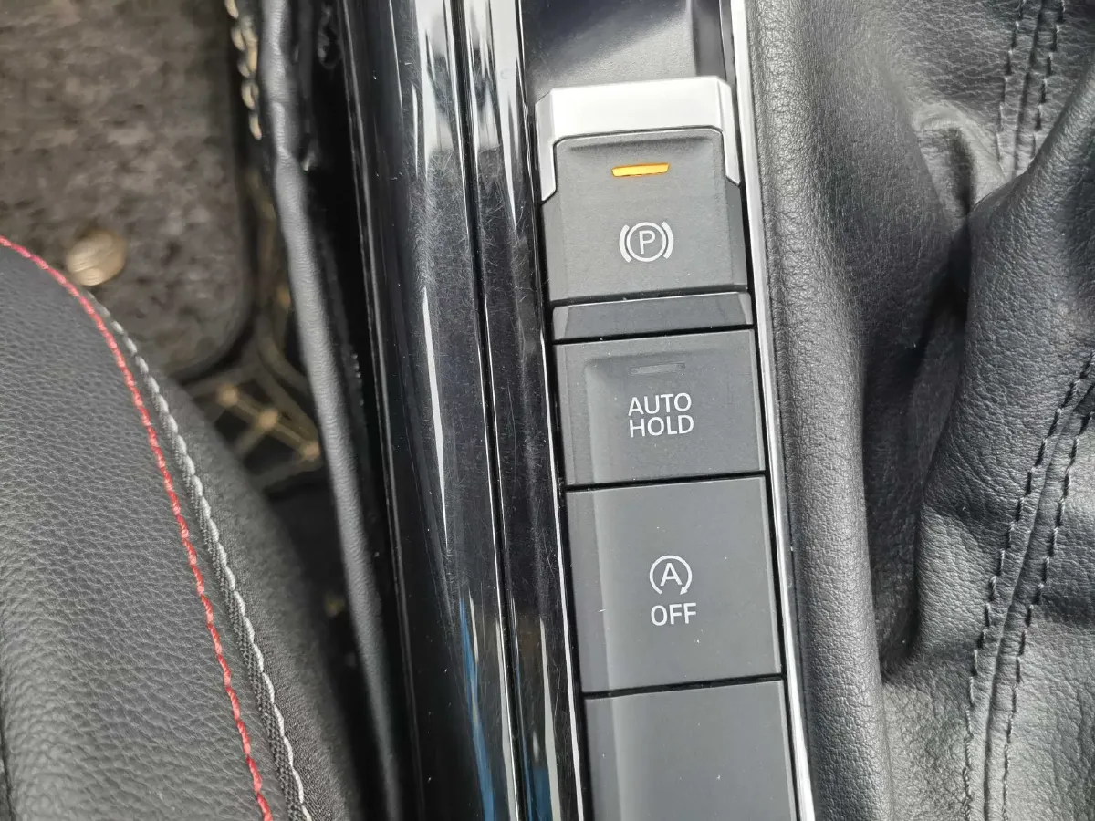 2019 MINI CLUBMAN 1.5T 102HP L3 6AT,autocango,china used car exporter,china ev exporter,chinese used car exporter,chinese used ev exporter