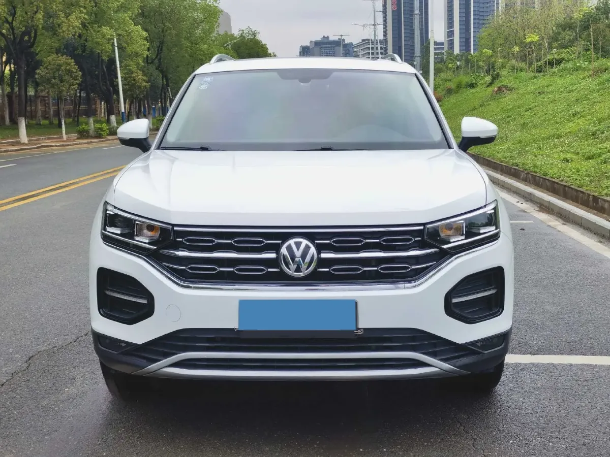 2019 MINI CLUBMAN 1.5T 102HP L3 6AT,autocango,china used car exporter,china ev exporter,chinese used car exporter,chinese used ev exporter