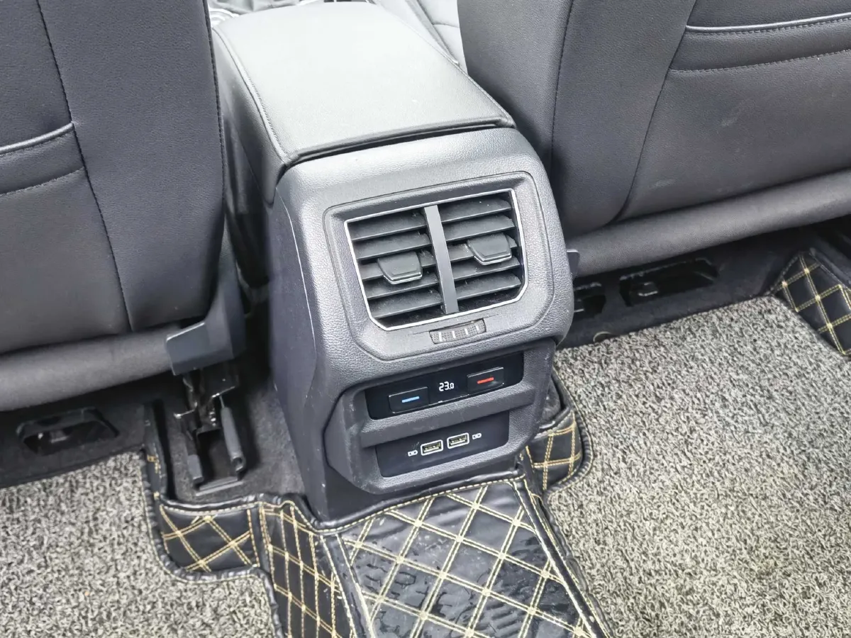 2019 MINI CLUBMAN 1.5T 102HP L3 6AT,autocango,china used car exporter,china ev exporter,chinese used car exporter,chinese used ev exporter