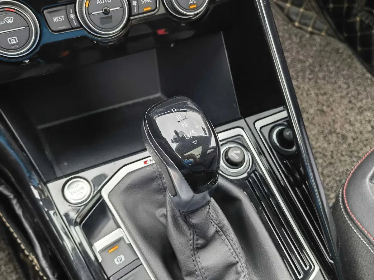 2019 MINI CLUBMAN 1.5T 102HP L3 6AT,autocango,china used car exporter,china ev exporter,chinese used car exporter,chinese used ev exporter