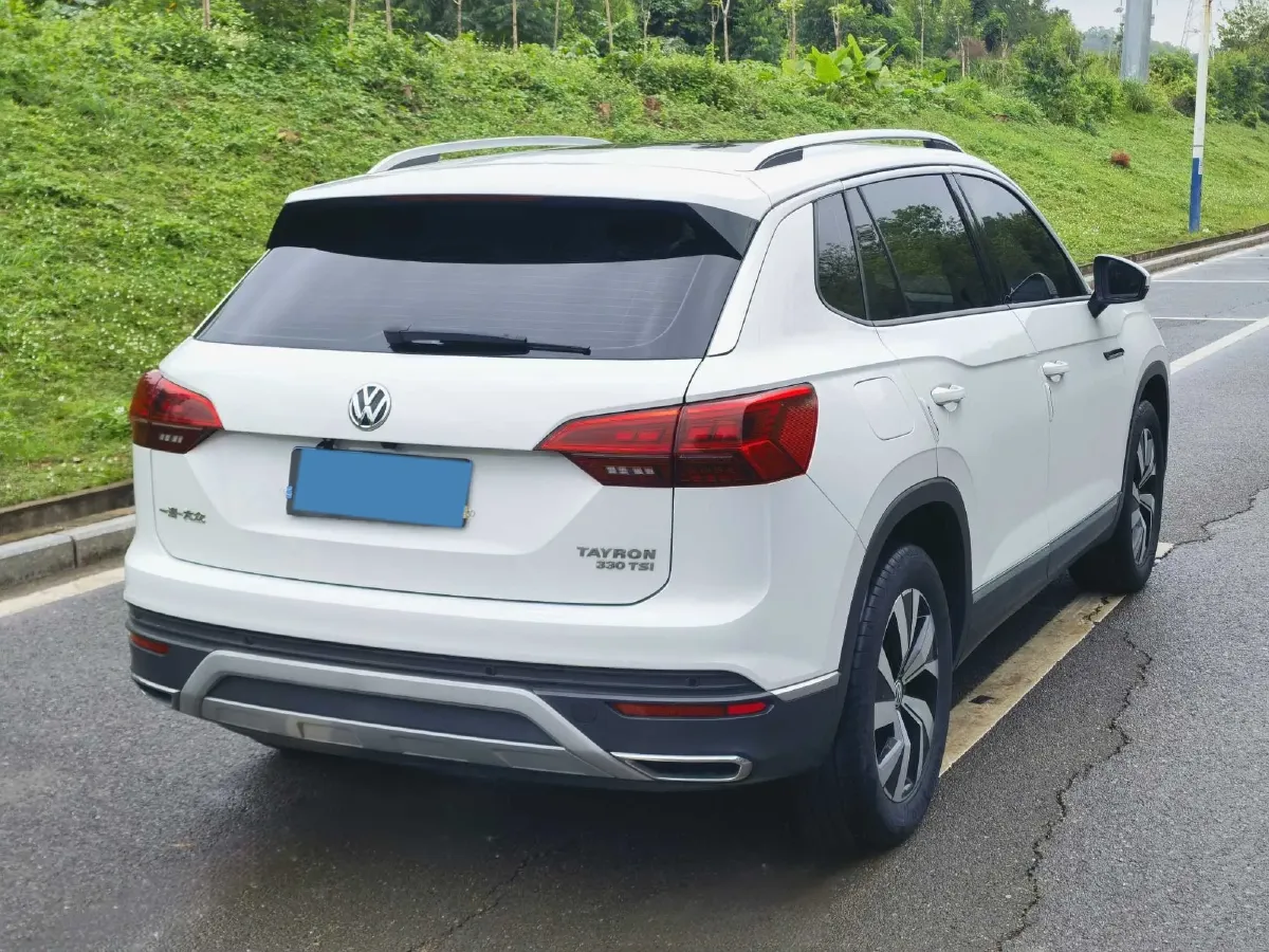 2019 MINI CLUBMAN 1.5T 102HP L3 6AT,autocango,china used car exporter,china ev exporter,chinese used car exporter,chinese used ev exporter