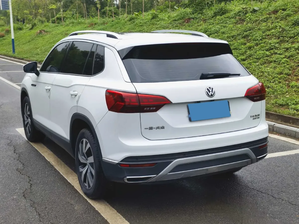 2019 MINI CLUBMAN 1.5T 102HP L3 6AT,autocango,china used car exporter,china ev exporter,chinese used car exporter,chinese used ev exporter