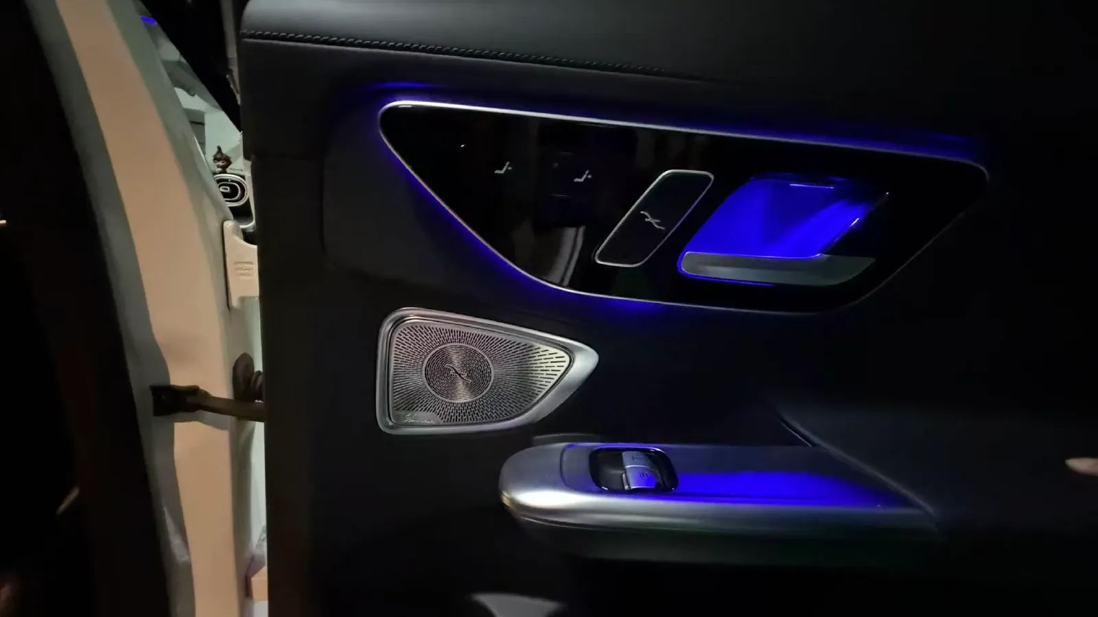 2023 Mercedes-Benz C Class 1.5T 204HP L4 9AT,autocango,china used car exporter,china ev exporter,chinese used car exporter,chinese used ev exporter