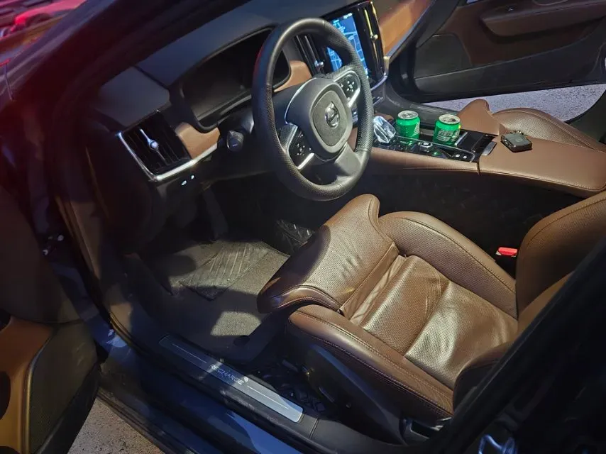 2023 Volvo S90 PHEV 2.0T 310HP L4 8AT PHEV 18.831KWH,autocango,china used car exporter,china ev exporter,chinese used car exporter,chinese used ev exporter