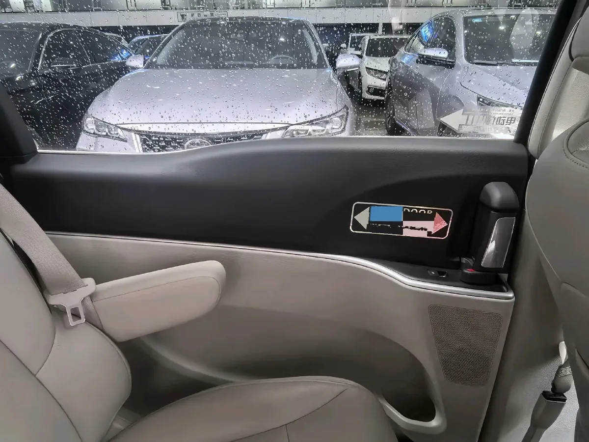 2021 Buick GL8 2.0T 237HP L4 9AT,autocango,china used car exporter,china ev exporter,chinese used car exporter,chinese used ev exporter