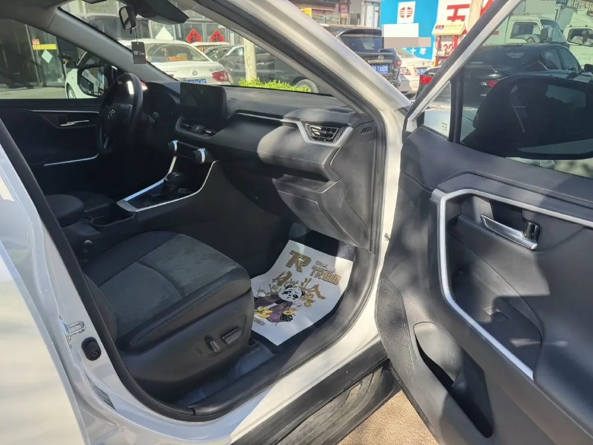 2024 Toyota RAV4 2.0L 171HP L4 CVT,autocango,china used car exporter,china ev exporter,chinese used car exporter,chinese used ev exporter