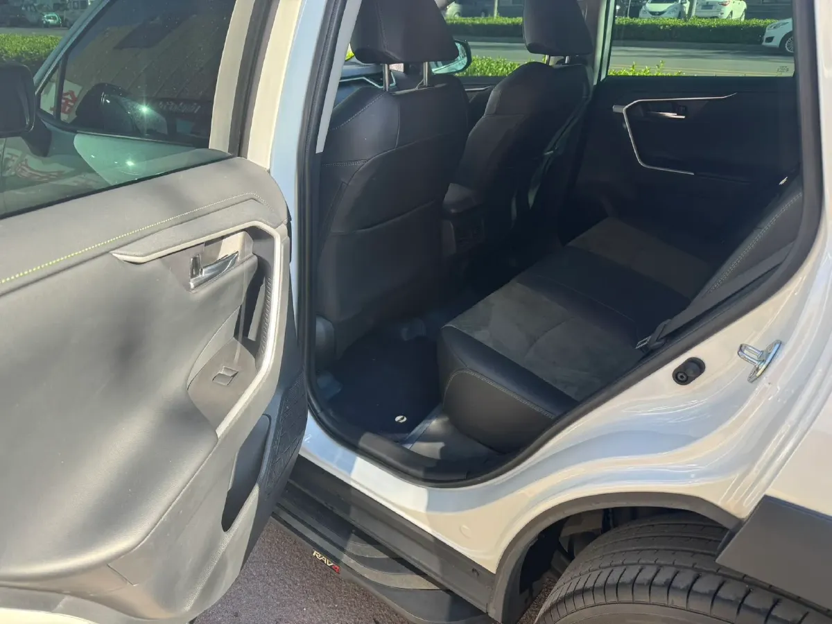 2024 Toyota RAV4 2.0L 171HP L4 CVT,autocango,china used car exporter,china ev exporter,chinese used car exporter,chinese used ev exporter