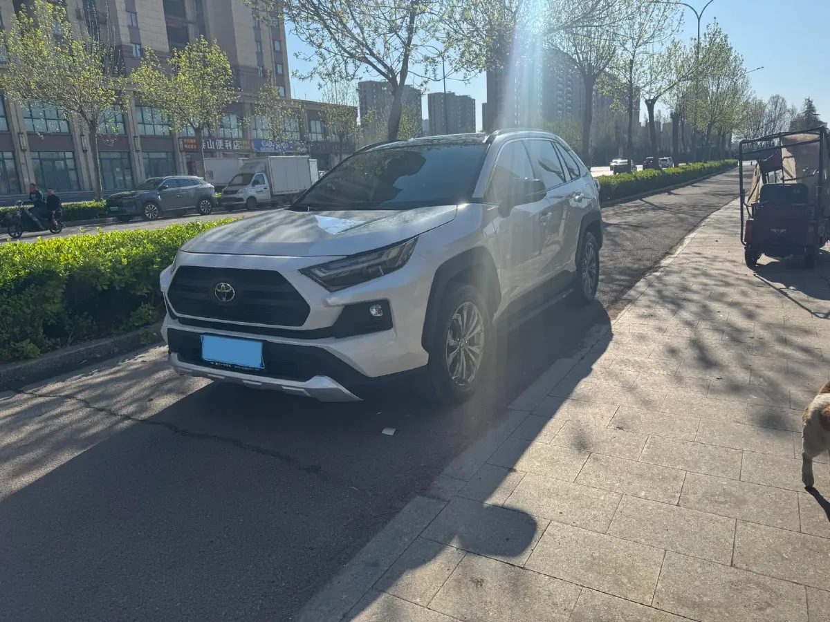 2024 Toyota RAV4 2.0L 171HP L4 CVT,autocango,china used car exporter,china ev exporter,chinese used car exporter,chinese used ev exporter