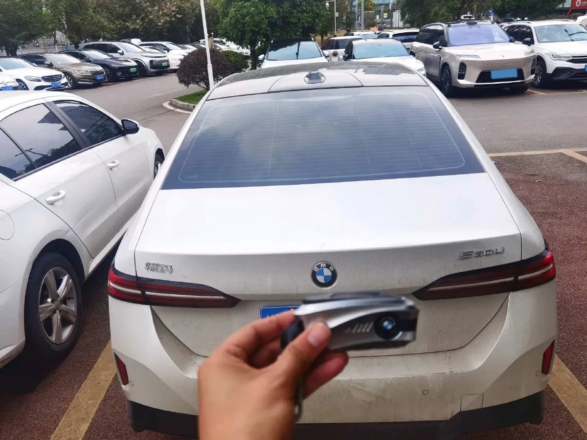 2024 BMW 5 Series 2.0T 258HP L4 8AT,autocango,china used car exporter,china ev exporter,chinese used car exporter,chinese used ev exporter