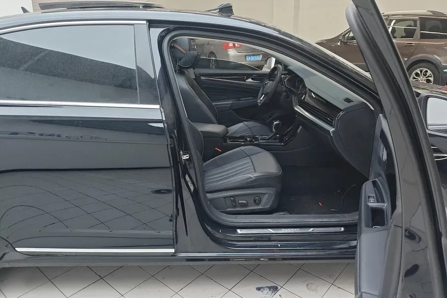 2023 Volkswagen Passat 2.0T 186HP L4 7DCT,autocango,china used car exporter,china ev exporter,chinese used car exporter,chinese used ev exporter