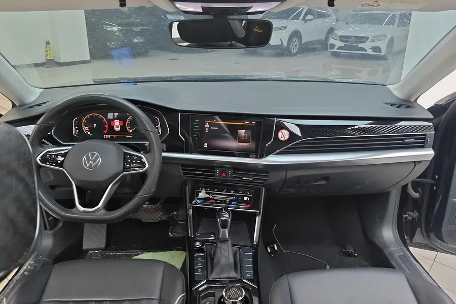 2023 Volkswagen Passat 2.0T 186HP L4 7DCT,autocango,china used car exporter,china ev exporter,chinese used car exporter,chinese used ev exporter