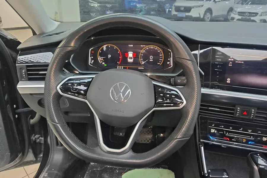 2023 Volkswagen Passat 2.0T 186HP L4 7DCT,autocango,china used car exporter,china ev exporter,chinese used car exporter,chinese used ev exporter