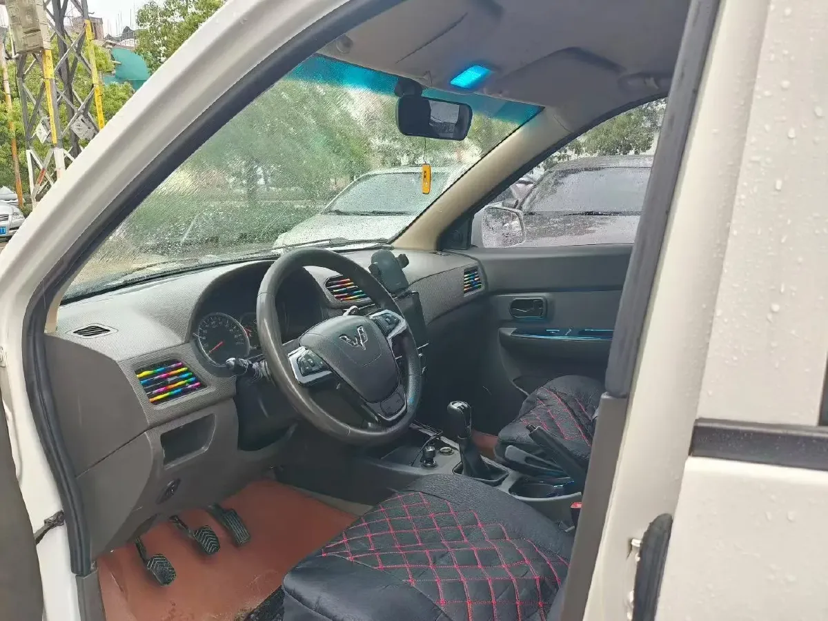 2018 WuLing HongGuang 1.5L 105HP L4 5MT,autocango,china used car exporter,china ev exporter,chinese used car exporter,chinese used ev exporter