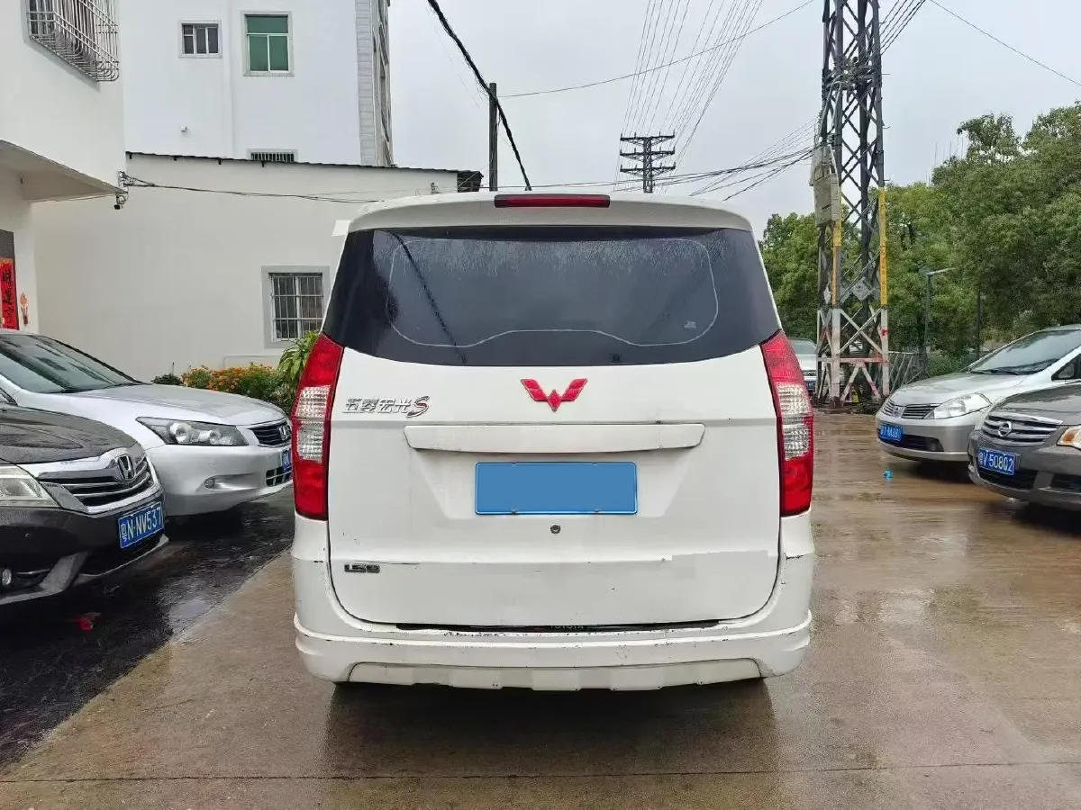 2018 WuLing HongGuang 1.5L 105HP L4 5MT,autocango,china used car exporter,china ev exporter,chinese used car exporter,chinese used ev exporter
