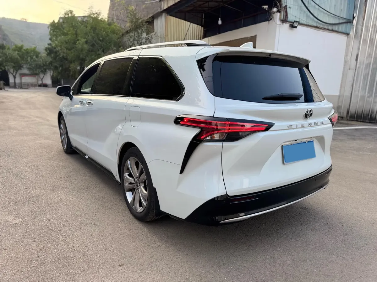 2024 Toyota Sienna 2.5L 189HP L4 E-CVT Hybrid,autocango,china used car exporter,china ev exporter,chinese used car exporter,chinese used ev exporter