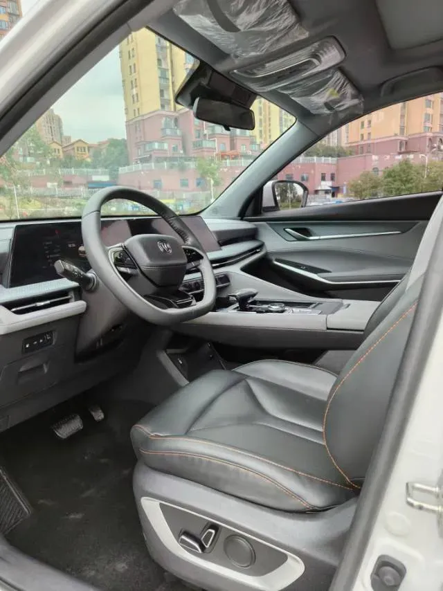 2023 ChangAn CS75 Plus 1.5T 188HP L4 8AT,autocango,china used car exporter,china ev exporter,chinese used car exporter,chinese used ev exporter