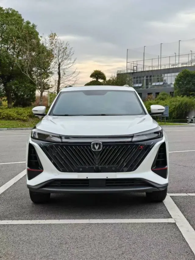 2023 ChangAn CS75 Plus 1.5T 188HP L4 8AT,autocango,china used car exporter,china ev exporter,chinese used car exporter,chinese used ev exporter