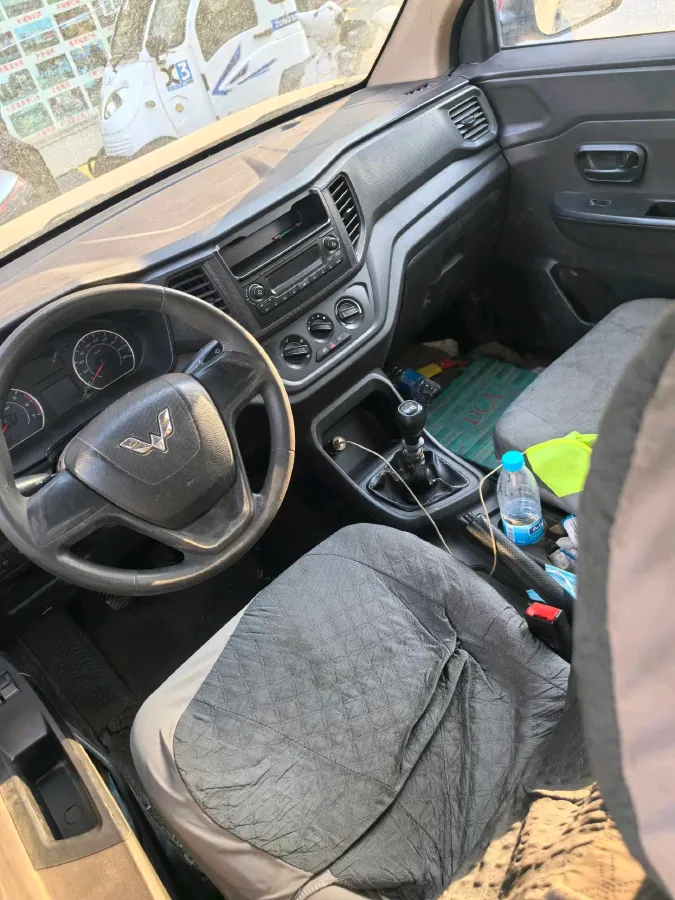 2019 WuLing HongGuang V 1.5L 99HP L4 6MT,autocango,china used car exporter,china ev exporter,chinese used car exporter,chinese used ev exporter