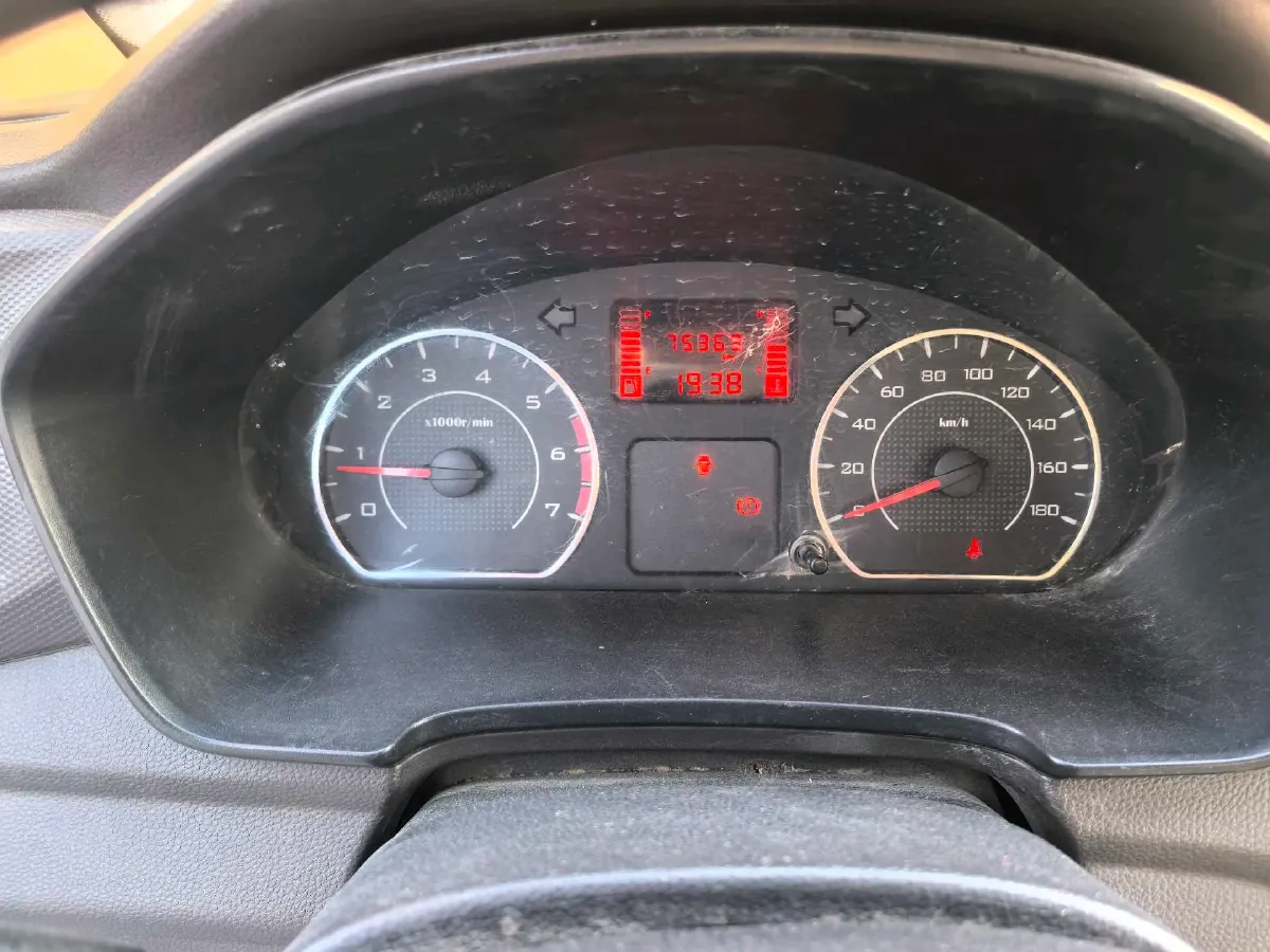 2019 WuLing HongGuang V 1.5L 99HP L4 6MT,autocango,china used car exporter,china ev exporter,chinese used car exporter,chinese used ev exporter