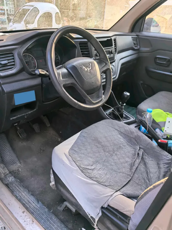 2019 WuLing HongGuang V 1.5L 99HP L4 6MT,autocango,china used car exporter,china ev exporter,chinese used car exporter,chinese used ev exporter