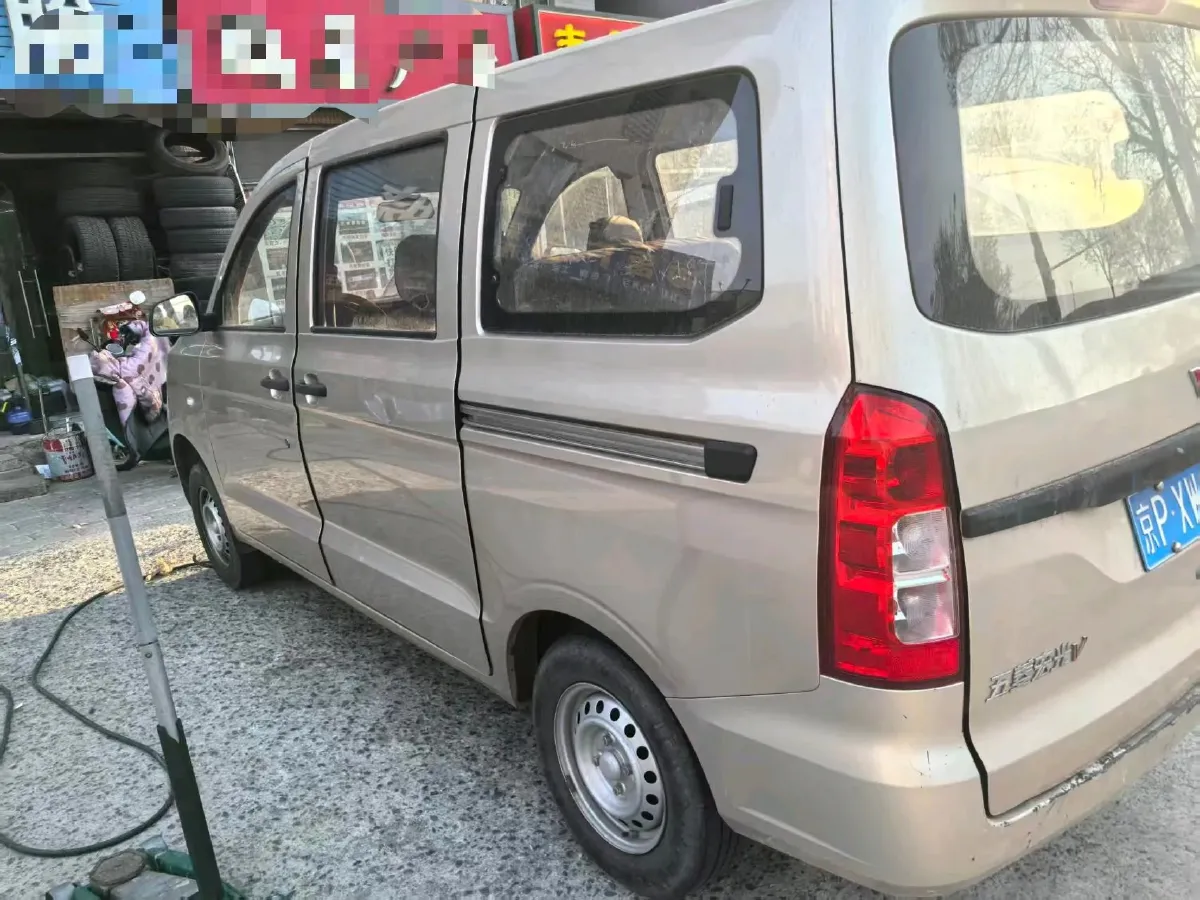 2019 WuLing HongGuang V 1.5L 99HP L4 6MT,autocango,china used car exporter,china ev exporter,chinese used car exporter,chinese used ev exporter