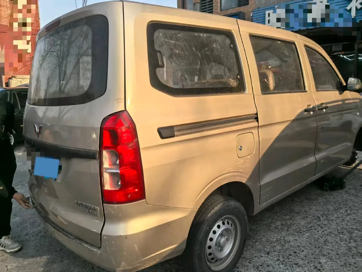 2019 WuLing HongGuang V 1.5L 99HP L4 6MT,autocango,china used car exporter,china ev exporter,chinese used car exporter,chinese used ev exporter