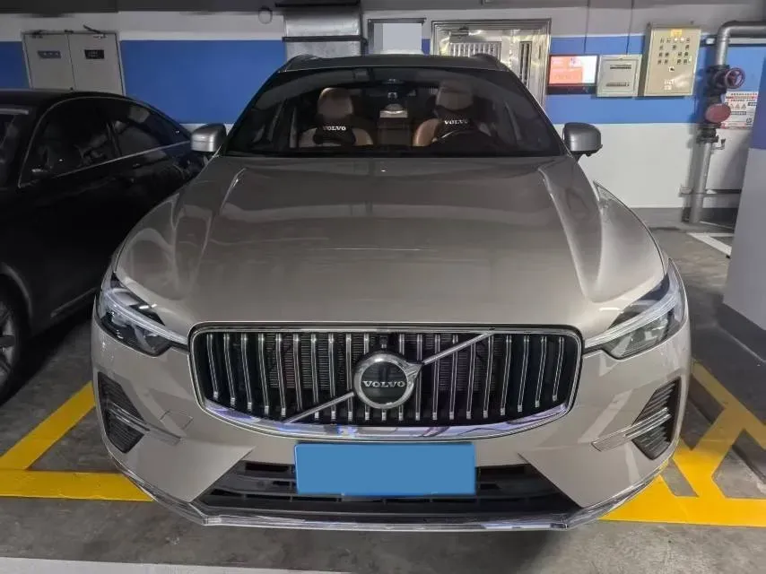 2023 Volvo XC60 2.0T 250HP L4 8AT,autocango,china used car exporter,china ev exporter,chinese used car exporter,chinese used ev exporter