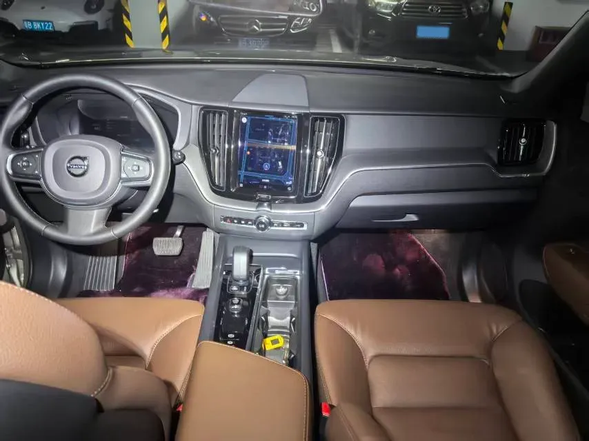 2023 Volvo XC60 2.0T 250HP L4 8AT,autocango,china used car exporter,china ev exporter,chinese used car exporter,chinese used ev exporter