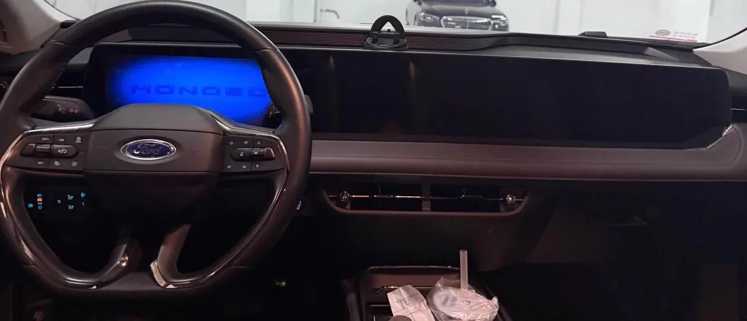 2023 Ford Mondeo 2.0T 254HP L4 8AT,autocango,china used car exporter,china ev exporter,chinese used car exporter,chinese used ev exporter