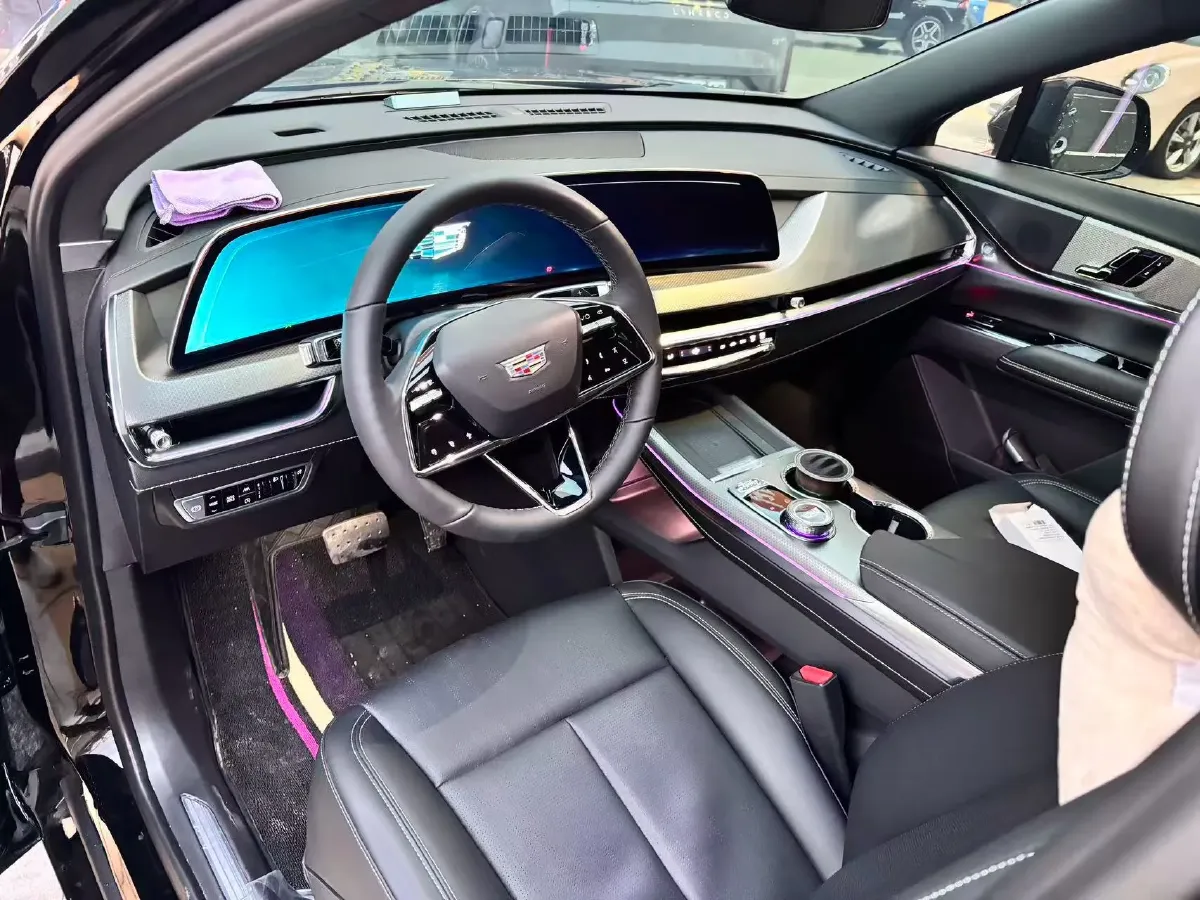 2026 Cadillac XT5 2.0T 237HP L4 9AT,autocango,china used car exporter,china ev exporter,chinese used car exporter,chinese used ev exporter