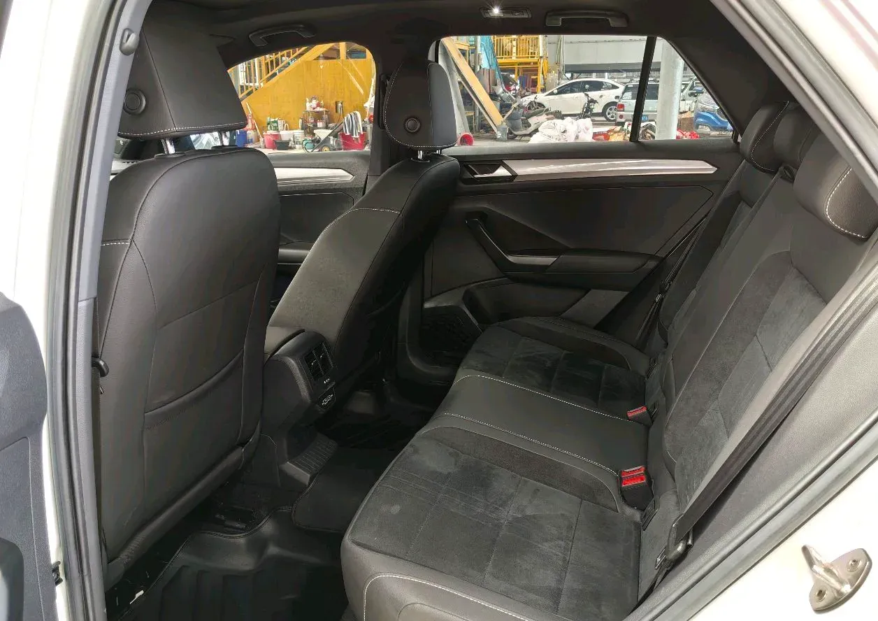 2022 Volkswagen T-Roc 1.4T 150HP L4 7DCT,autocango,china used car exporter,china ev exporter,chinese used car exporter,chinese used ev exporter