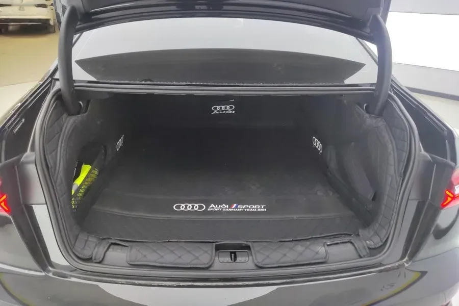 2026 Audi A6L 2.0T 245HP L4 7DCT,autocango,china used car exporter,china ev exporter,chinese used car exporter,chinese used ev exporter