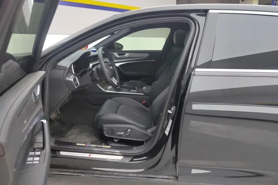 2026 Audi A6L 2.0T 245HP L4 7DCT,autocango,china used car exporter,china ev exporter,chinese used car exporter,chinese used ev exporter