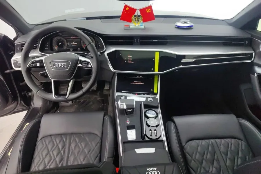 2026 Audi A6L 2.0T 245HP L4 7DCT,autocango,china used car exporter,china ev exporter,chinese used car exporter,chinese used ev exporter