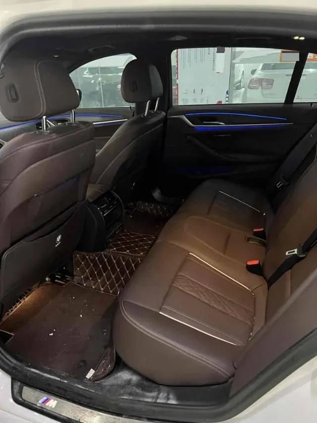 2022 BMW 5 Series 2.0T 252HP L4 8AT,autocango,china used car exporter,china ev exporter,chinese used car exporter,chinese used ev exporter