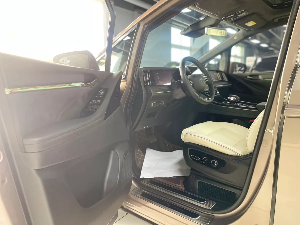 2023 GAC Trumpchi M8 2.0T 190HP L4 E-CVT Hybrid,autocango,china used car exporter,china ev exporter,chinese used car exporter,chinese used ev exporter