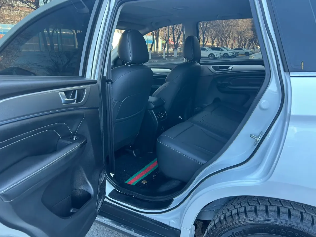 2021 Haval M6 1.5T 150HP L4 6MT,autocango,china used car exporter,china ev exporter,chinese used car exporter,chinese used ev exporter