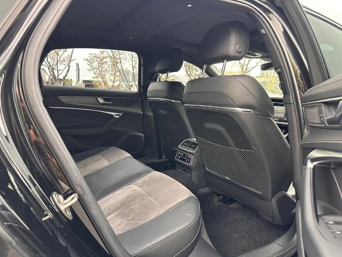 2020 Audi A6L 2.0T 224HP L4 7DCT,autocango,china used car exporter,china ev exporter,chinese used car exporter,chinese used ev exporter