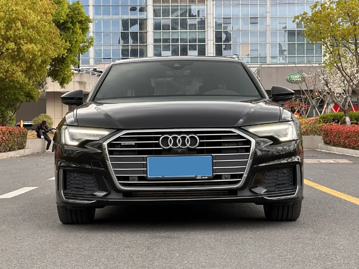 2020 Audi A6L 2.0T 224HP L4 7DCT,autocango,china used car exporter,china ev exporter,chinese used car exporter,chinese used ev exporter