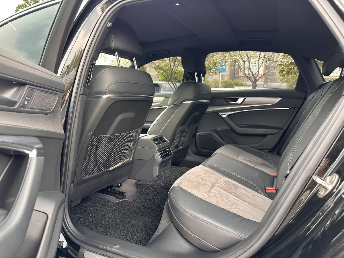 2020 Audi A6L 2.0T 224HP L4 7DCT,autocango,china used car exporter,china ev exporter,chinese used car exporter,chinese used ev exporter