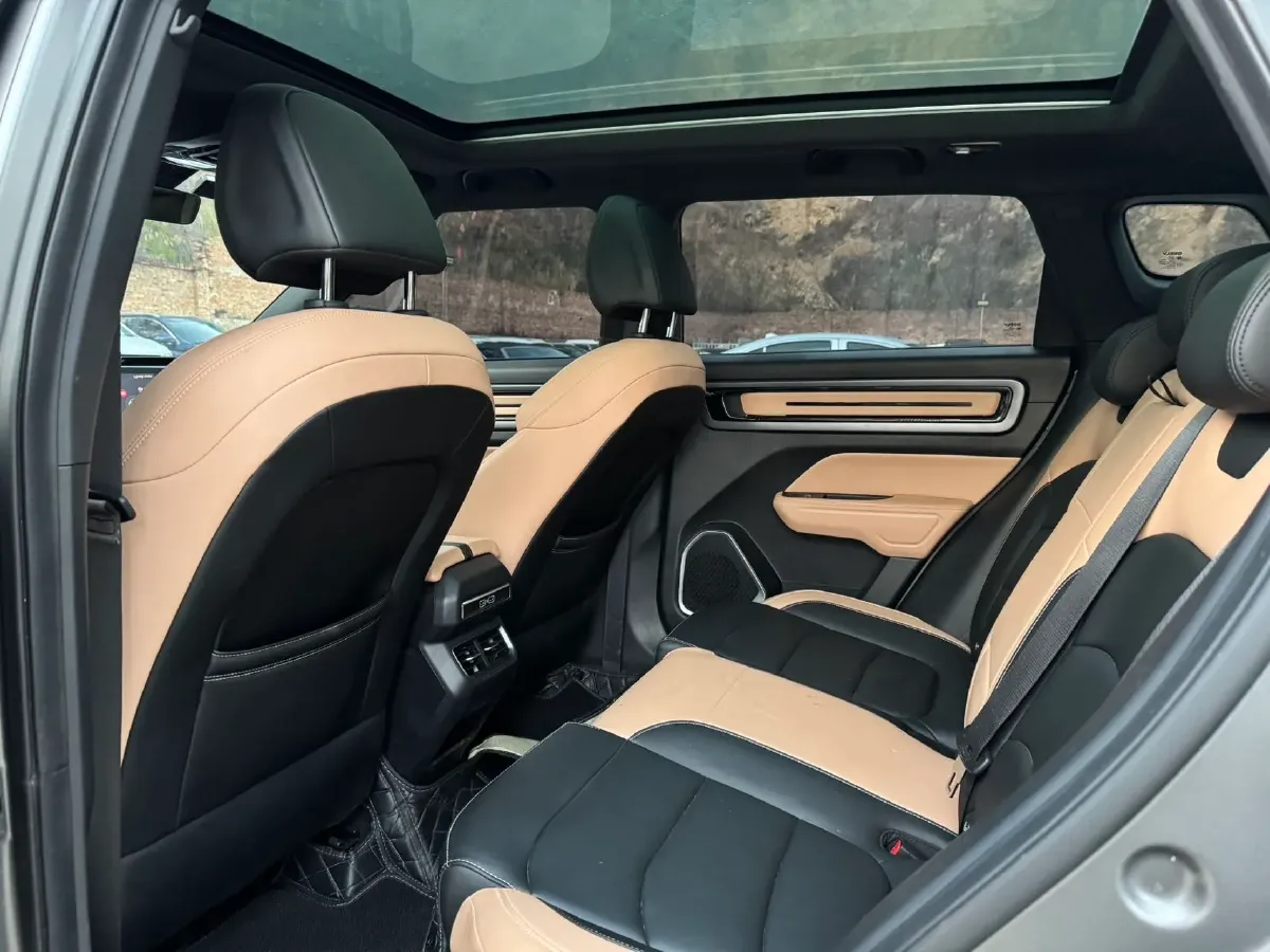 2023 Geely ICON 1.5T 181HP L4 7DCT,autocango,china used car exporter,china ev exporter,chinese used car exporter,chinese used ev exporter