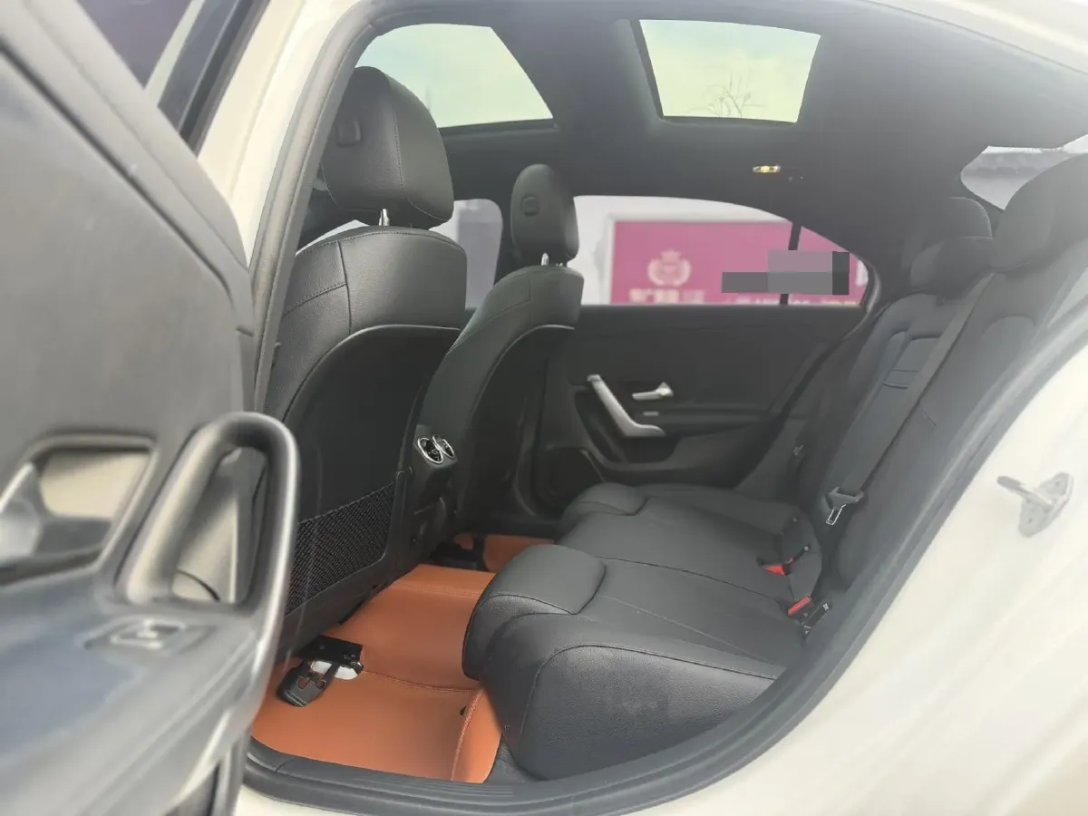 2022 Mercedes-Benz A Class 1.3T 136HP L4 7DCT,autocango,china used car exporter,china ev exporter,chinese used car exporter,chinese used ev exporter