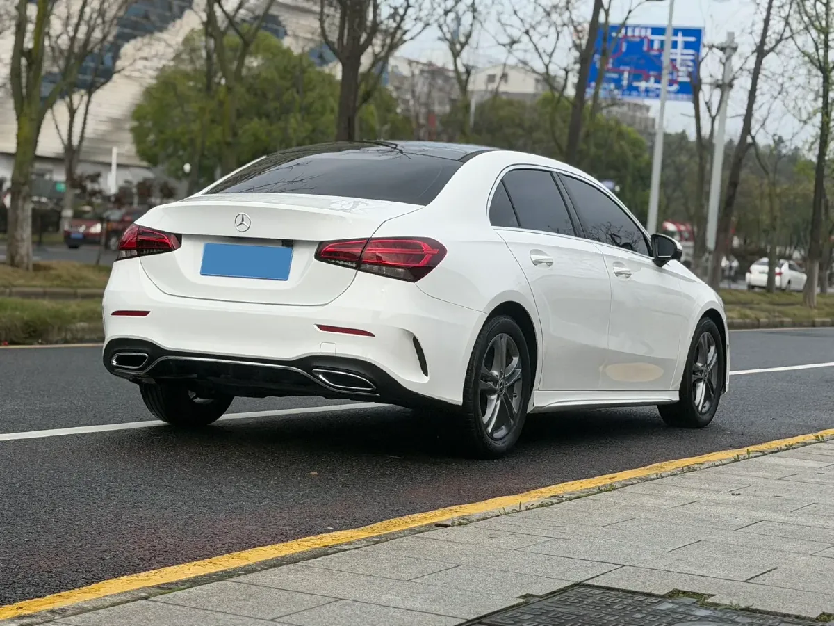 2022 Mercedes-Benz A Class 1.3T 136HP L4 7DCT,autocango,china used car exporter,china ev exporter,chinese used car exporter,chinese used ev exporter